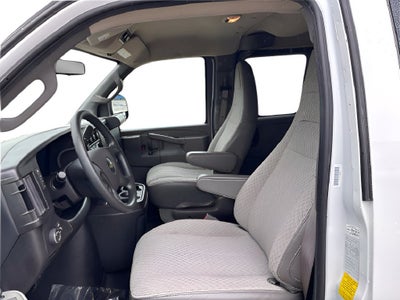 2023 Chevrolet Express Passenger 3500 1LS