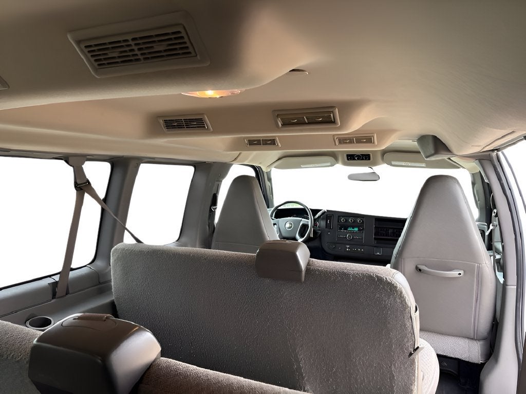 2023 Chevrolet Express Passenger 3500 1LS