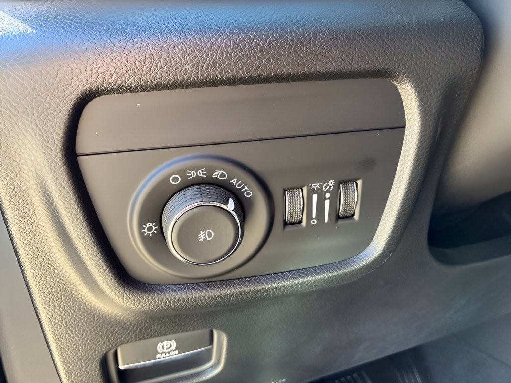 2027 Jeep Grand Cherokee GRAND CHEROKEE LIMITED RESERVE 4X4