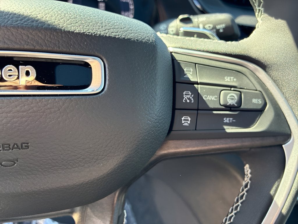 2027 Jeep Grand Cherokee GRAND CHEROKEE LIMITED RESERVE 4X4