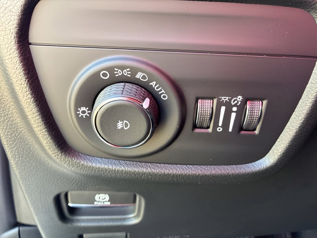 2027 Jeep Grand Cherokee GRAND CHEROKEE LIMITED RESERVE 4X4