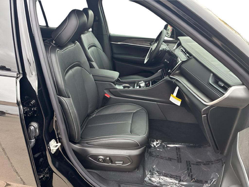 2027 Jeep Grand Cherokee GRAND CHEROKEE LIMITED RESERVE 4X4