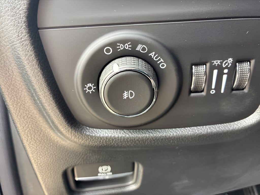 2027 Jeep Grand Cherokee GRAND CHEROKEE LIMITED RESERVE 4X4