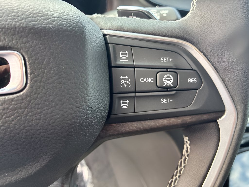 2027 Jeep Grand Cherokee GRAND CHEROKEE LIMITED RESERVE 4X4