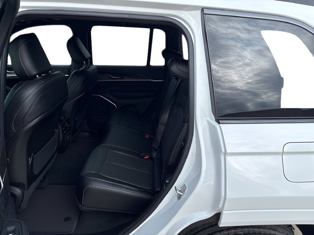 2027 Jeep Grand Cherokee GRAND CHEROKEE LIMITED RESERVE 4X4