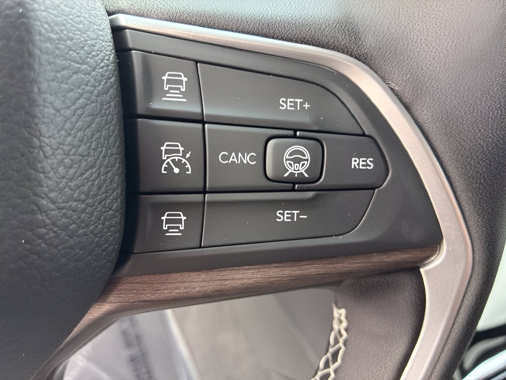 2027 Jeep Grand Cherokee GRAND CHEROKEE LIMITED RESERVE 4X4