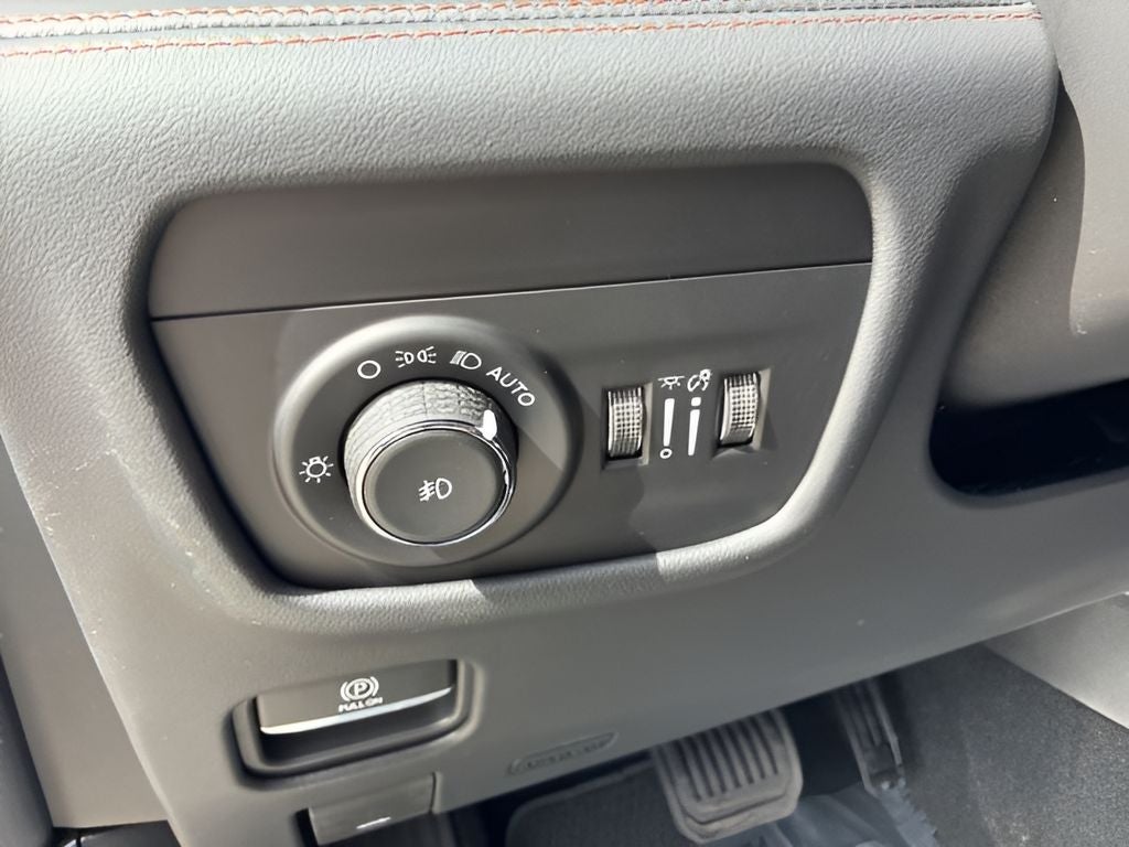 2026 Jeep Grand Cherokee GRAND CHEROKEE SUMMIT 4X4