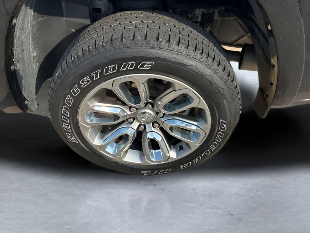 2020 RAM 1500 Laramie Crew Cab 4x4 5'7' Box