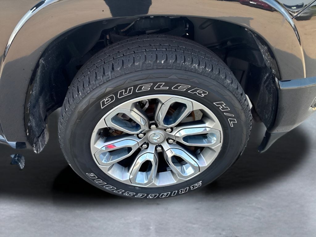 2020 RAM 1500 Laramie Crew Cab 4x4 5'7' Box