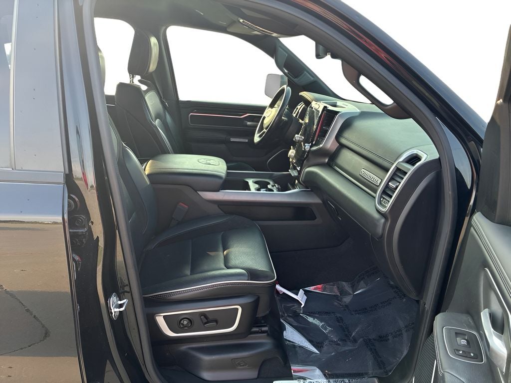 2020 RAM 1500 Laramie Crew Cab 4x4 5'7' Box