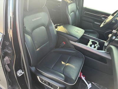 2020 RAM 1500 Laramie Crew Cab 4x4 5'7' Box