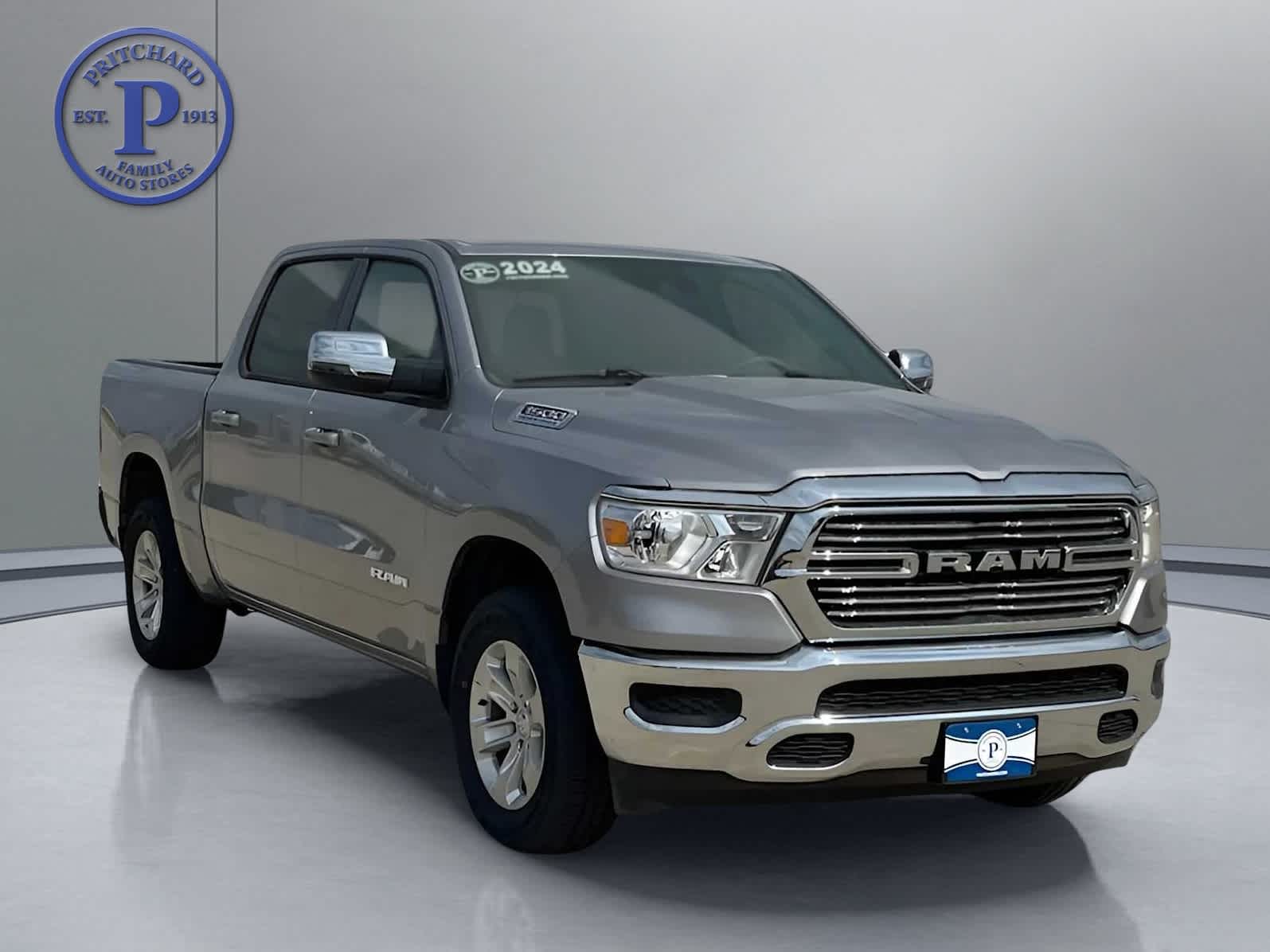 2024 RAM 1500 Laramie Crew Cab 4x4 5'7' Box