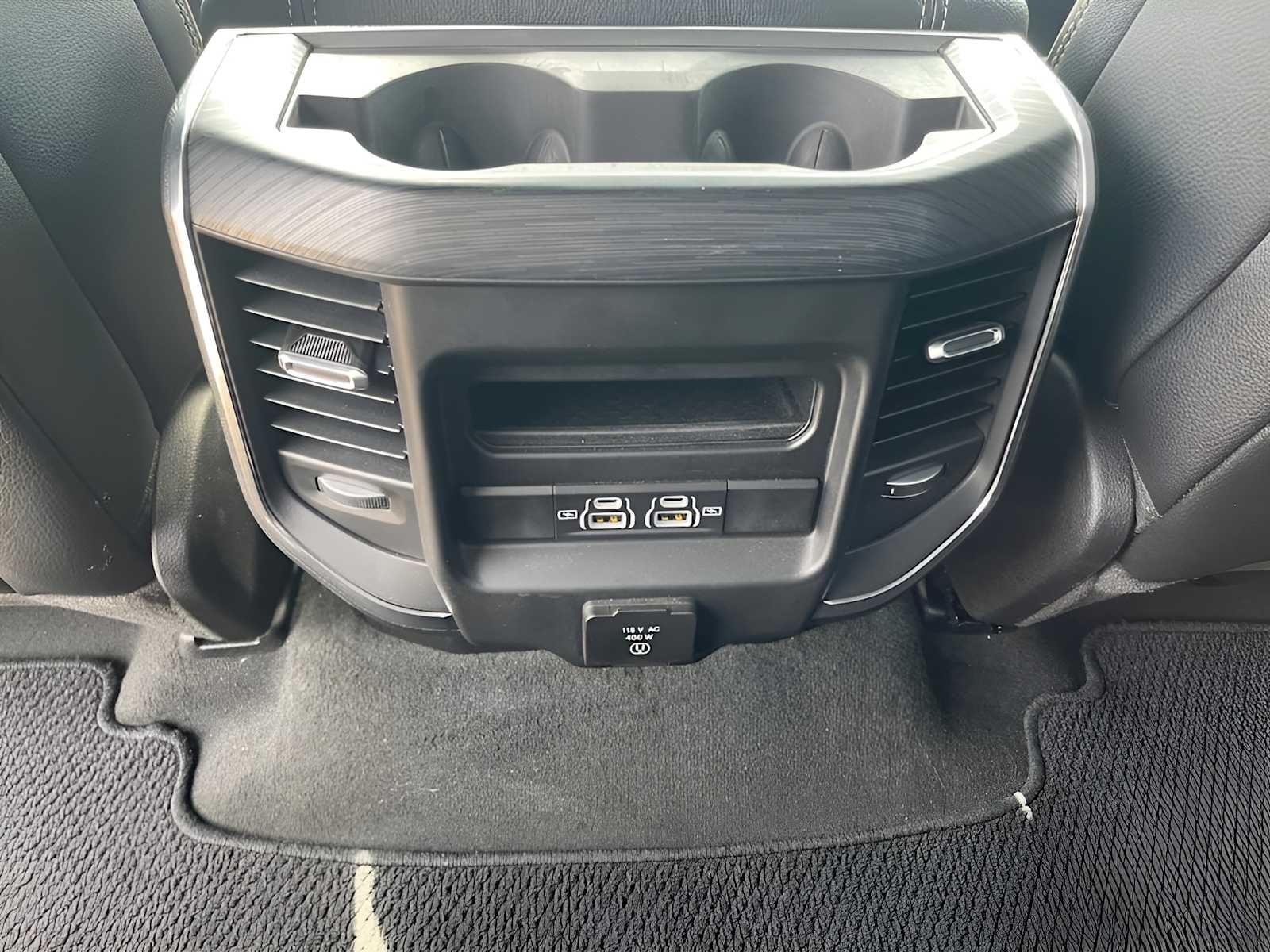 2024 RAM 1500 Laramie Crew Cab 4x4 5'7' Box