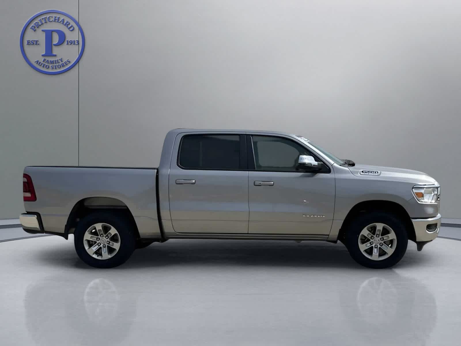 2024 RAM 1500 Laramie Crew Cab 4x4 5'7' Box