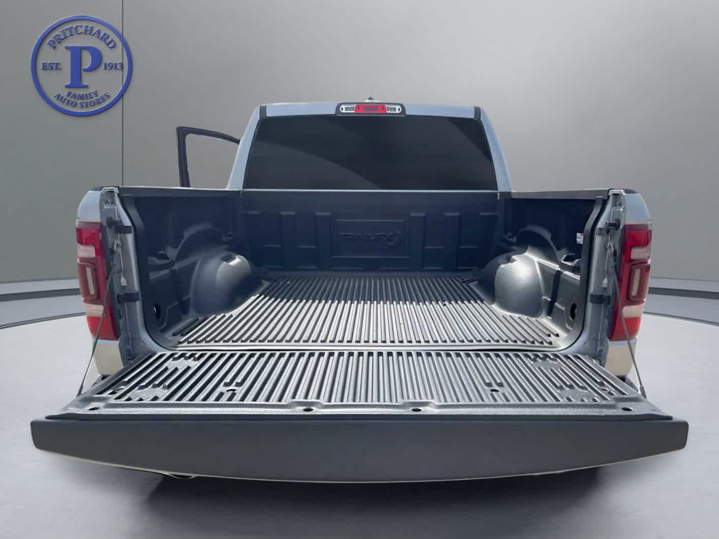 2024 RAM 1500 Laramie Crew Cab 4x4 5'7' Box