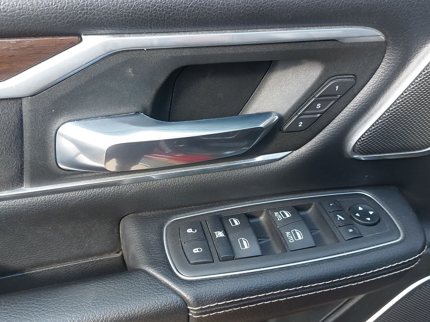 2022 RAM 1500 Laramie Crew Cab 4x4 5'7' Box