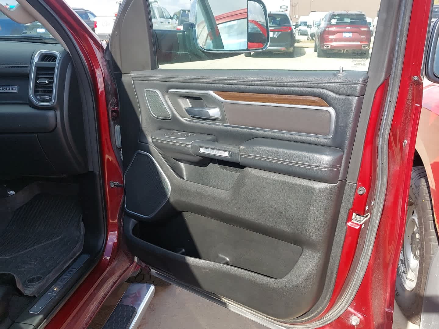 2022 RAM 1500 Laramie Crew Cab 4x4 5'7' Box