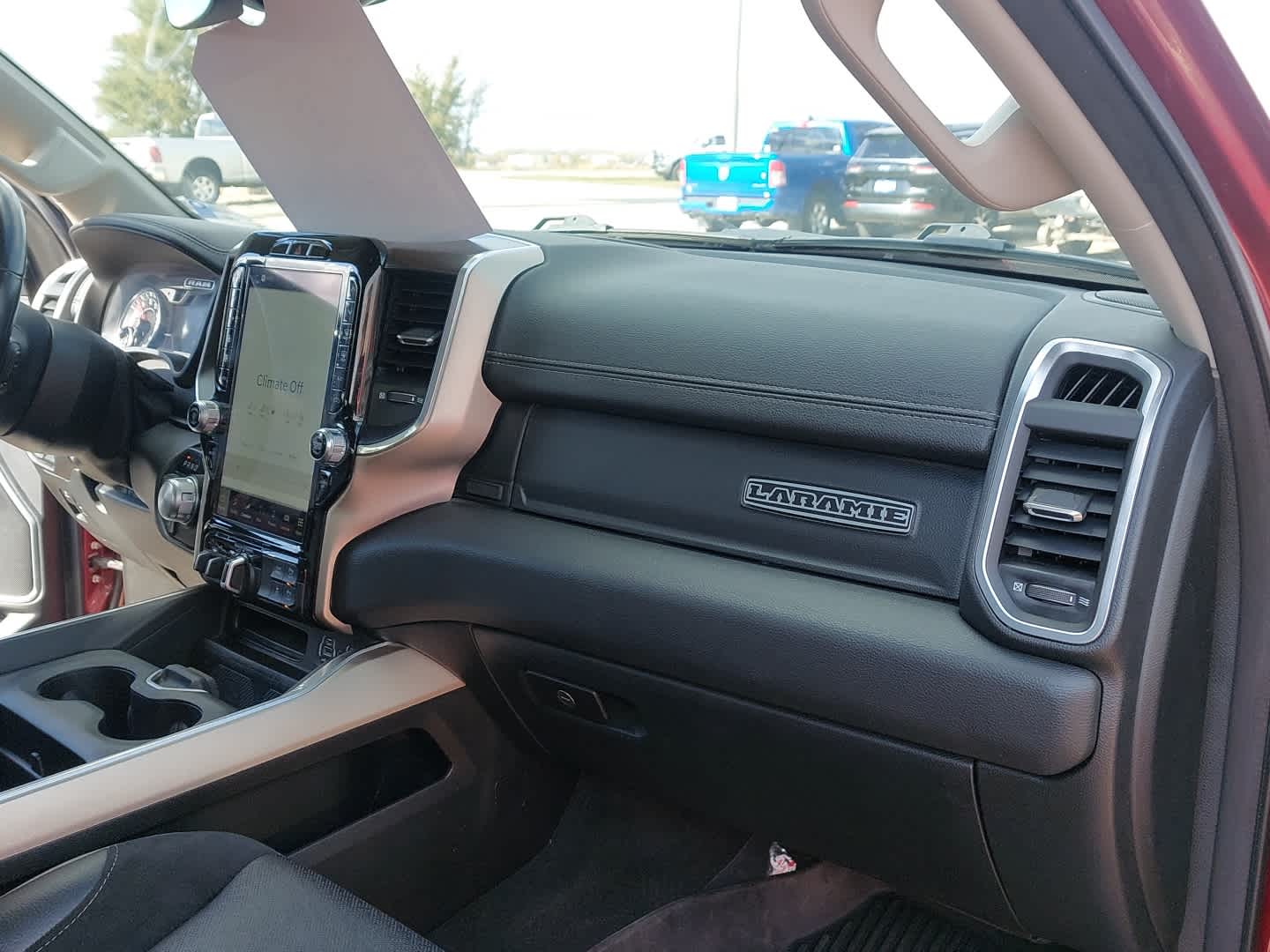 2022 RAM 1500 Laramie Crew Cab 4x4 5'7' Box