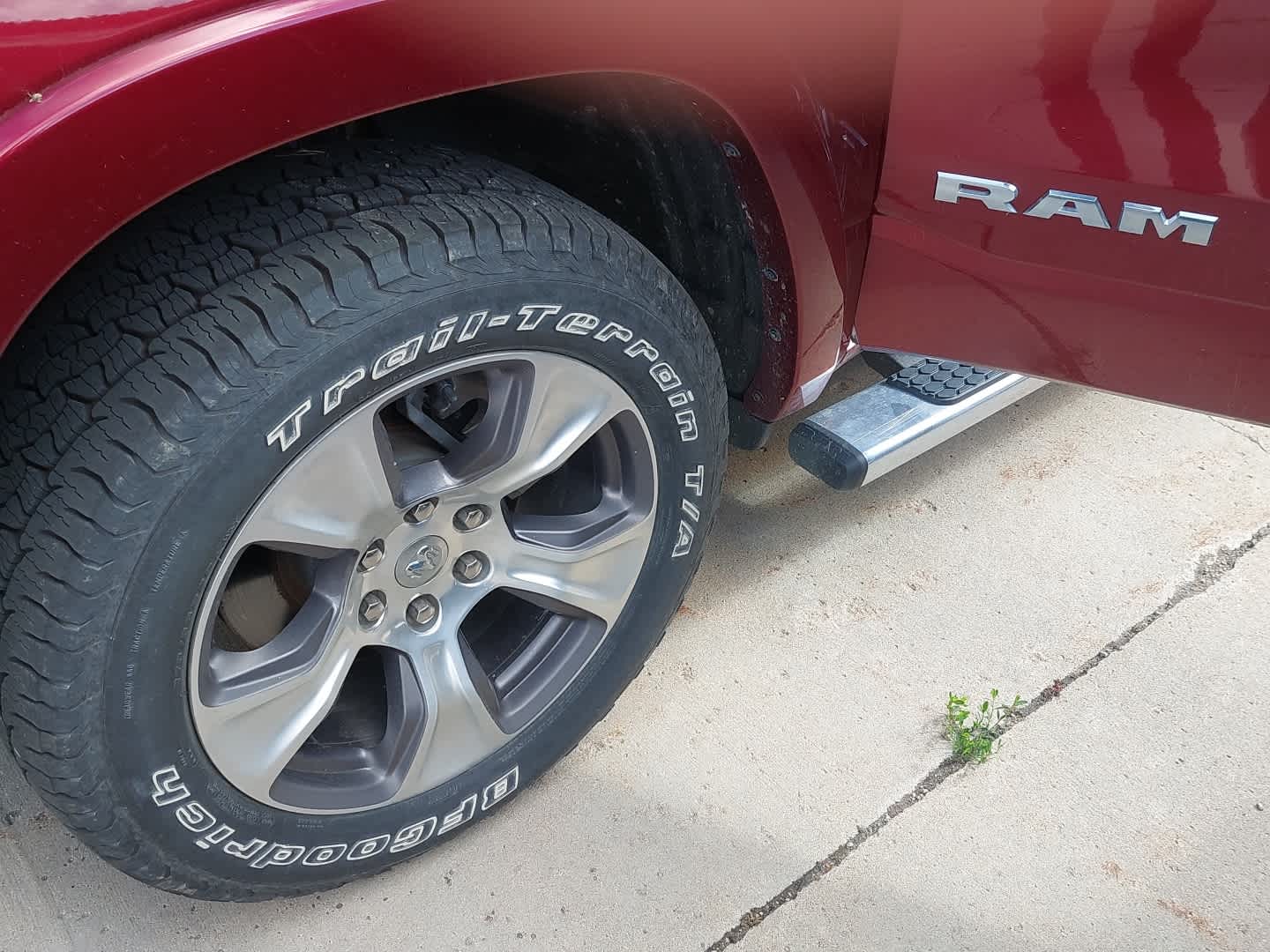 2022 RAM 1500 Laramie Crew Cab 4x4 5'7' Box