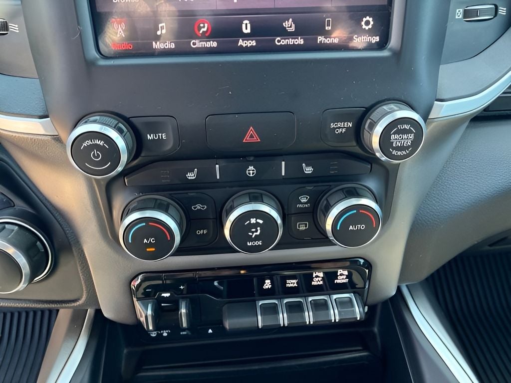 2019 RAM 1500 Big Horn/Lone Star Crew Cab 4x4 6'4' Box