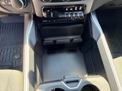 2019 RAM 1500 Big Horn/Lone Star Crew Cab 4x4 6'4' Box