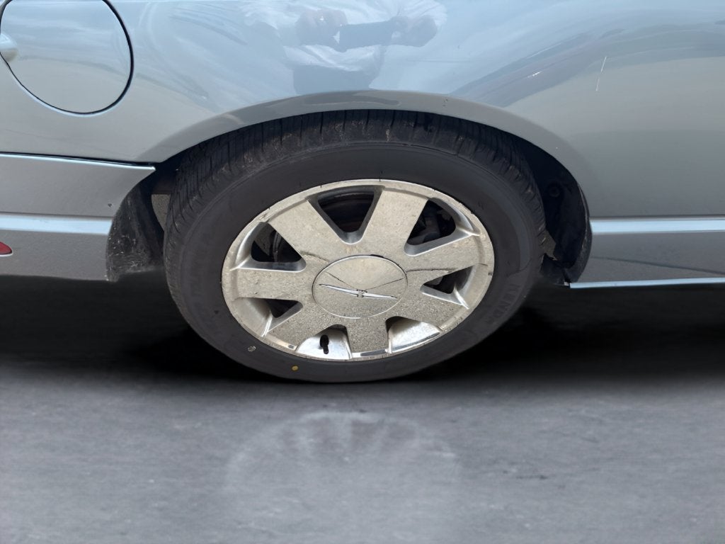2005 Ford Thunderbird Base