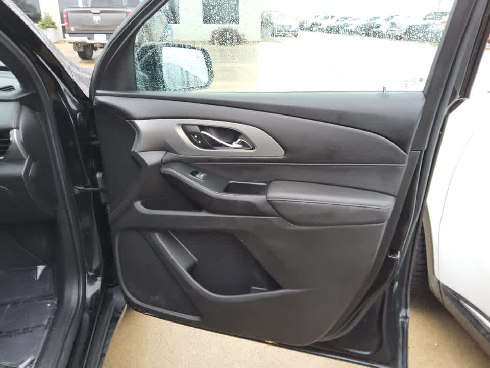 2023 Chevrolet Traverse AWD LT Cloth