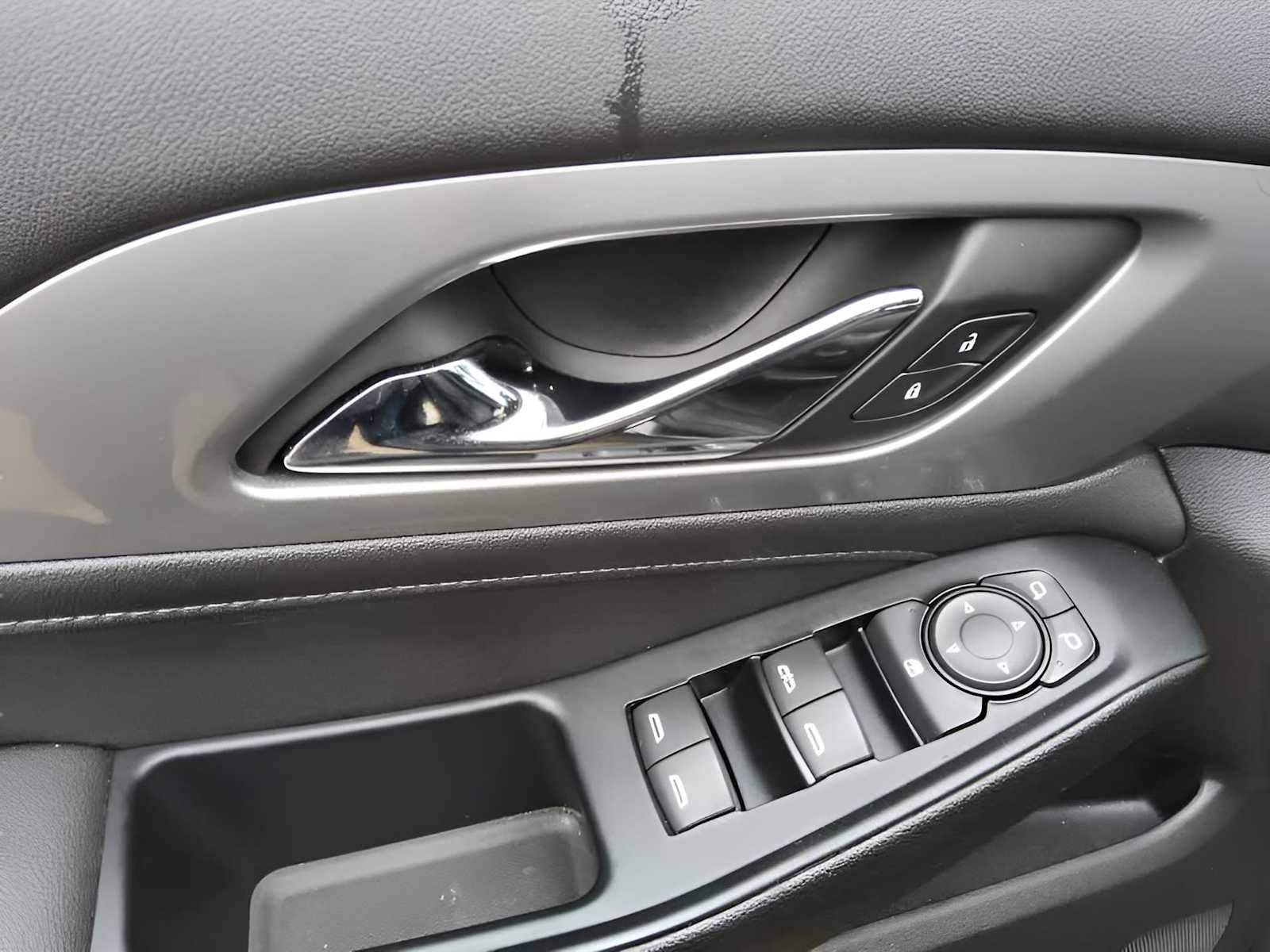 2023 Chevrolet Traverse AWD LT Cloth