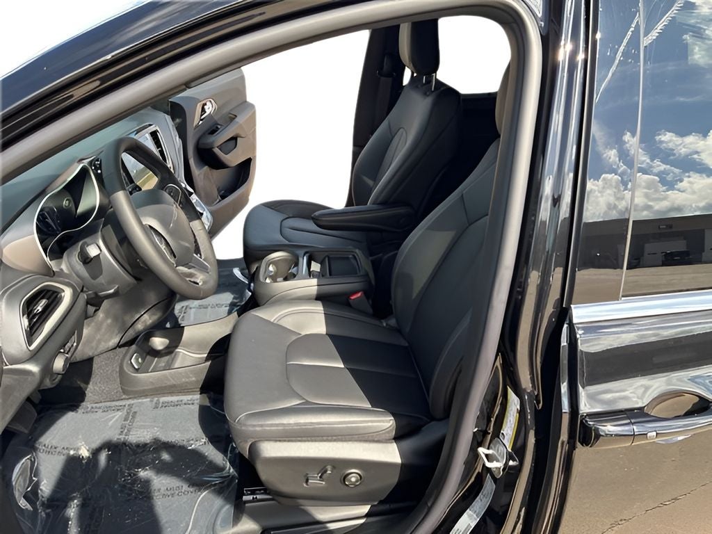 2027 Chrysler Pacifica PACIFICA SELECT