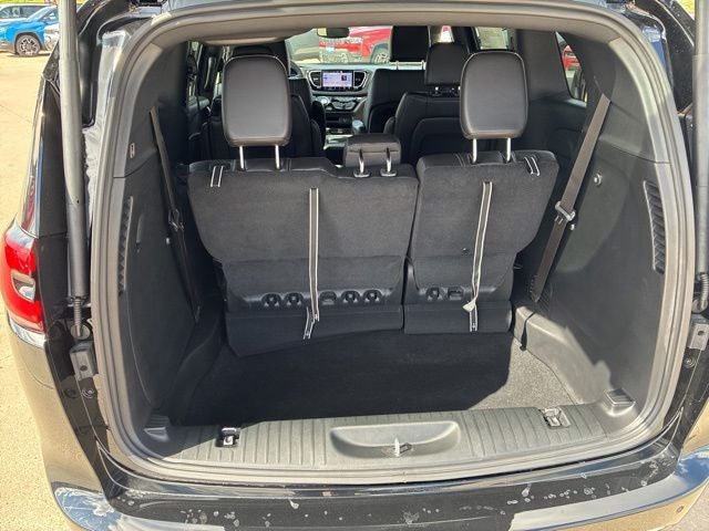 2027 Chrysler Pacifica PACIFICA SELECT