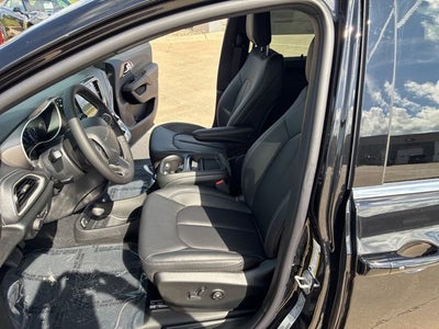 2027 Chrysler Pacifica PACIFICA SELECT