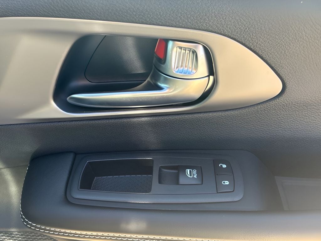 2027 Chrysler Pacifica PACIFICA LIMITED