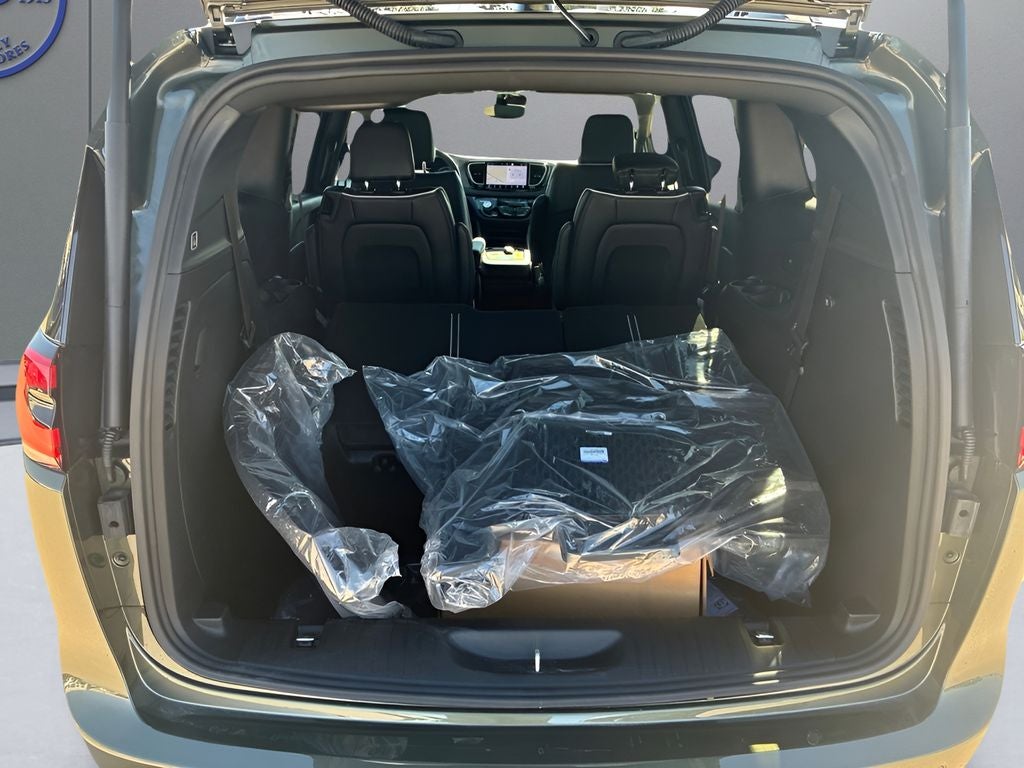 2027 Chrysler Pacifica PACIFICA LIMITED