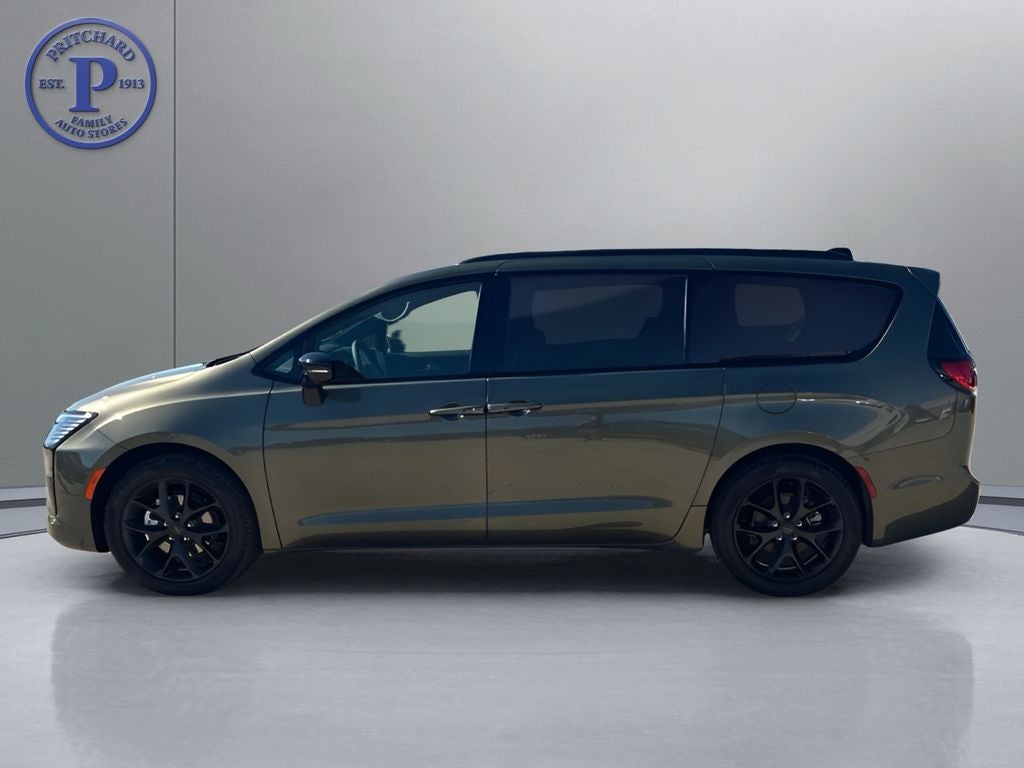 2027 Chrysler Pacifica PACIFICA LIMITED