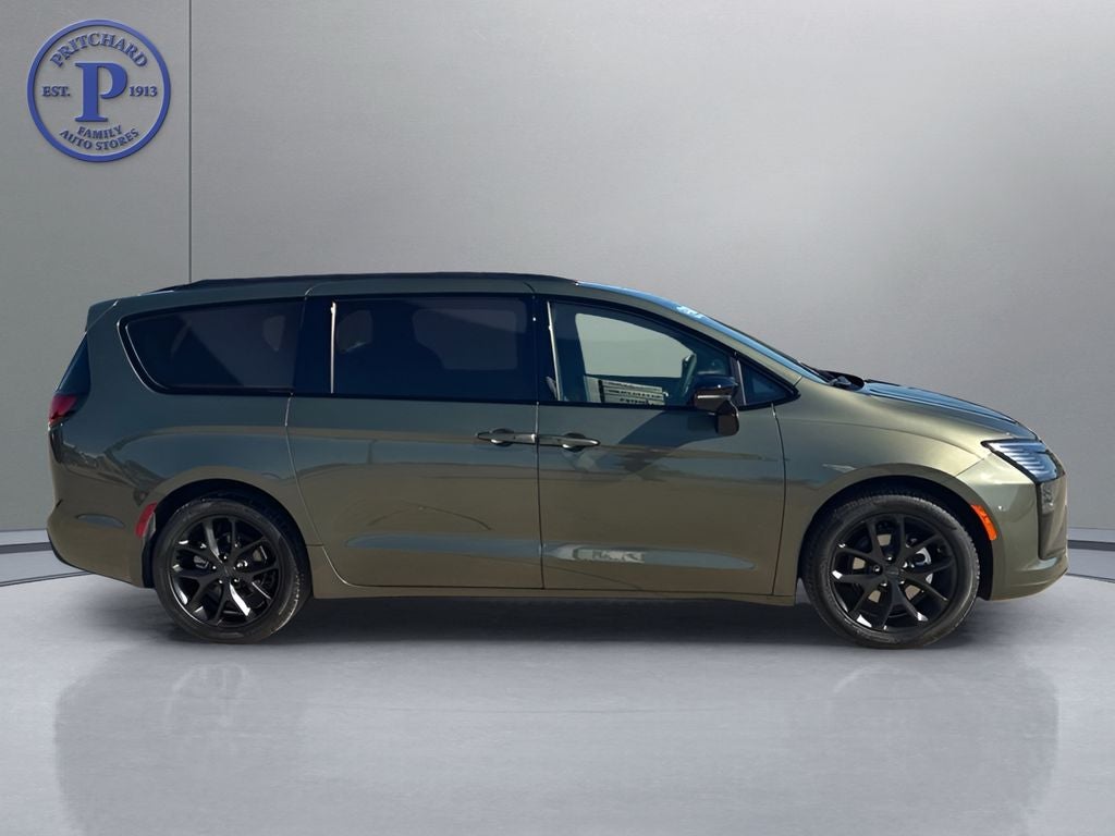 2027 Chrysler Pacifica PACIFICA LIMITED