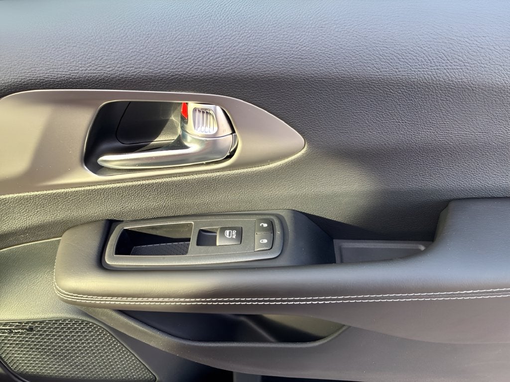2027 Chrysler Pacifica PACIFICA LIMITED