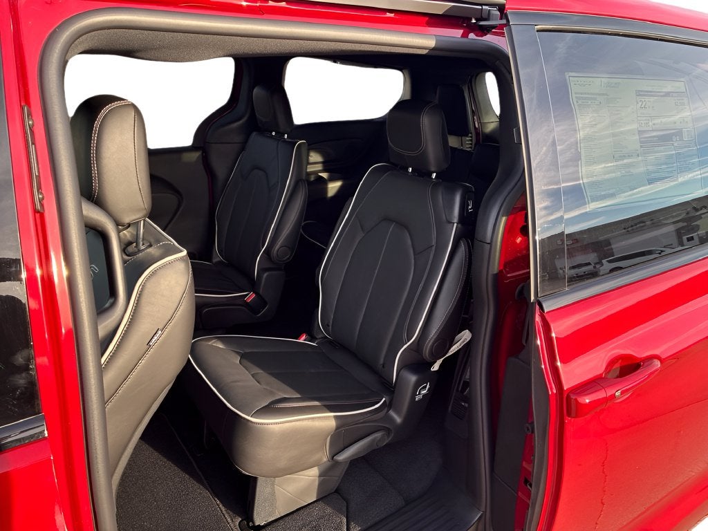 2027 Chrysler Pacifica PACIFICA LIMITED