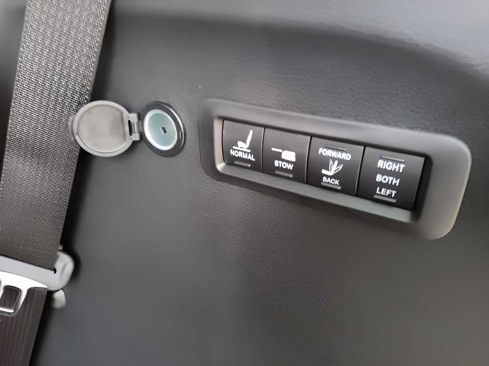 2026 Chrysler Pacifica PACIFICA PINNACLE