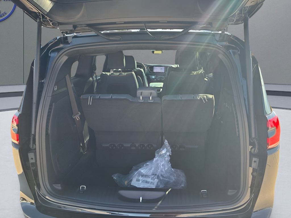 2027 Chrysler Pacifica PACIFICA PINNACLE