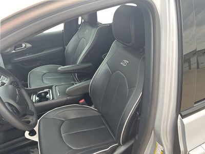 2023 Chrysler Pacifica Hybrid Limited