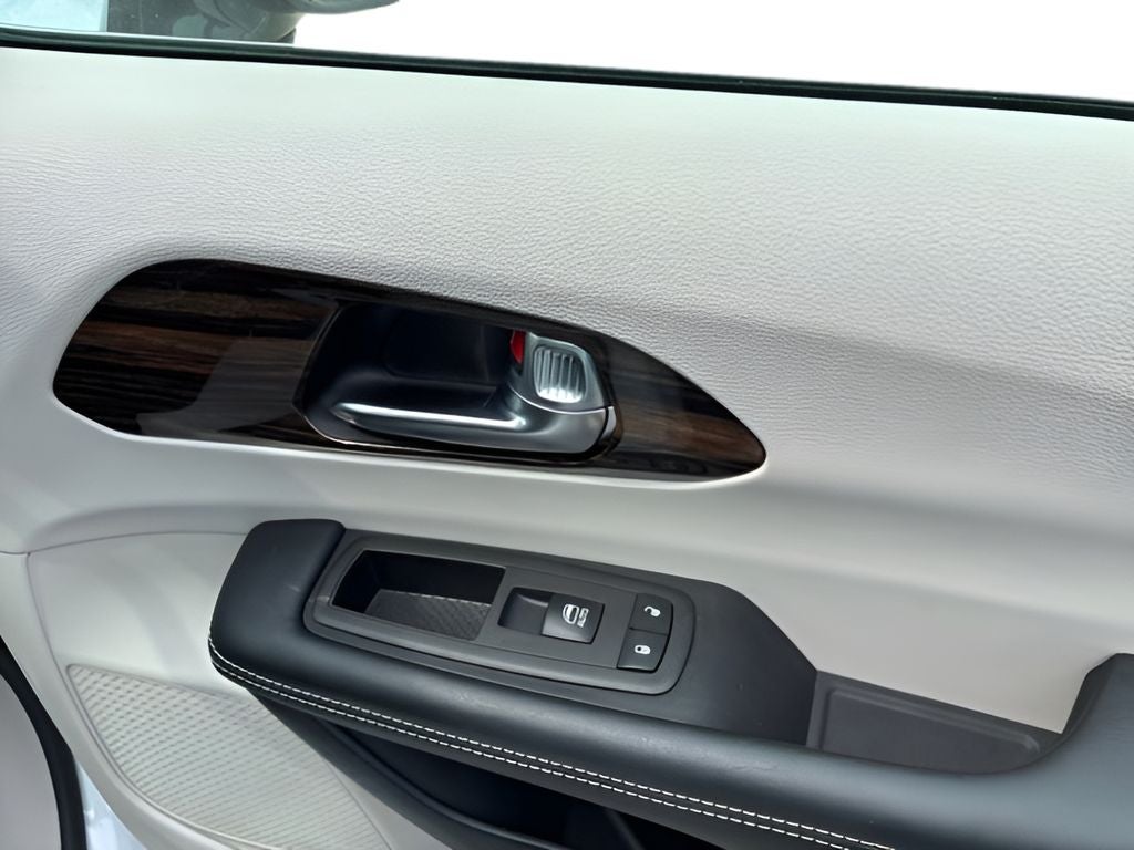2023 Chrysler Pacifica Hybrid Limited