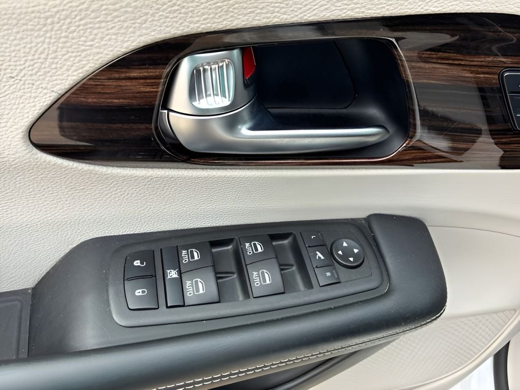 2023 Chrysler Pacifica Hybrid Limited