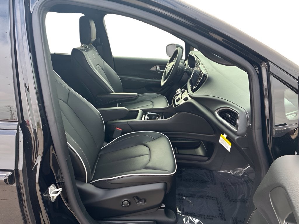 2027 Chrysler Pacifica PACIFICA LIMITED AWD