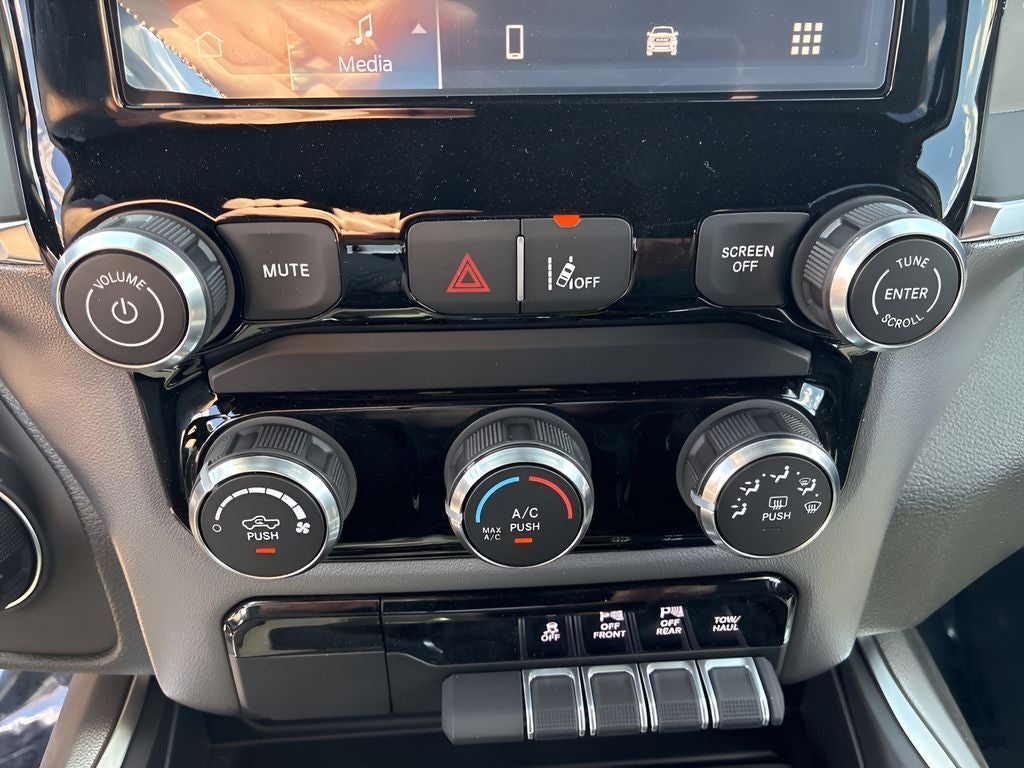 2026 RAM Ram 1500 RAM 1500 EXPRESS CREW CAB 4X4 5'7' BOX