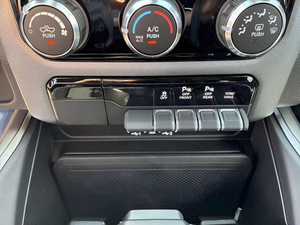 2026 RAM Ram 1500 RAM 1500 EXPRESS CREW CAB 4X4 5'7' BOX