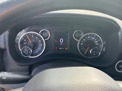 2022 RAM 2500 Tradesman Crew Cab 4x4 6'4' Box