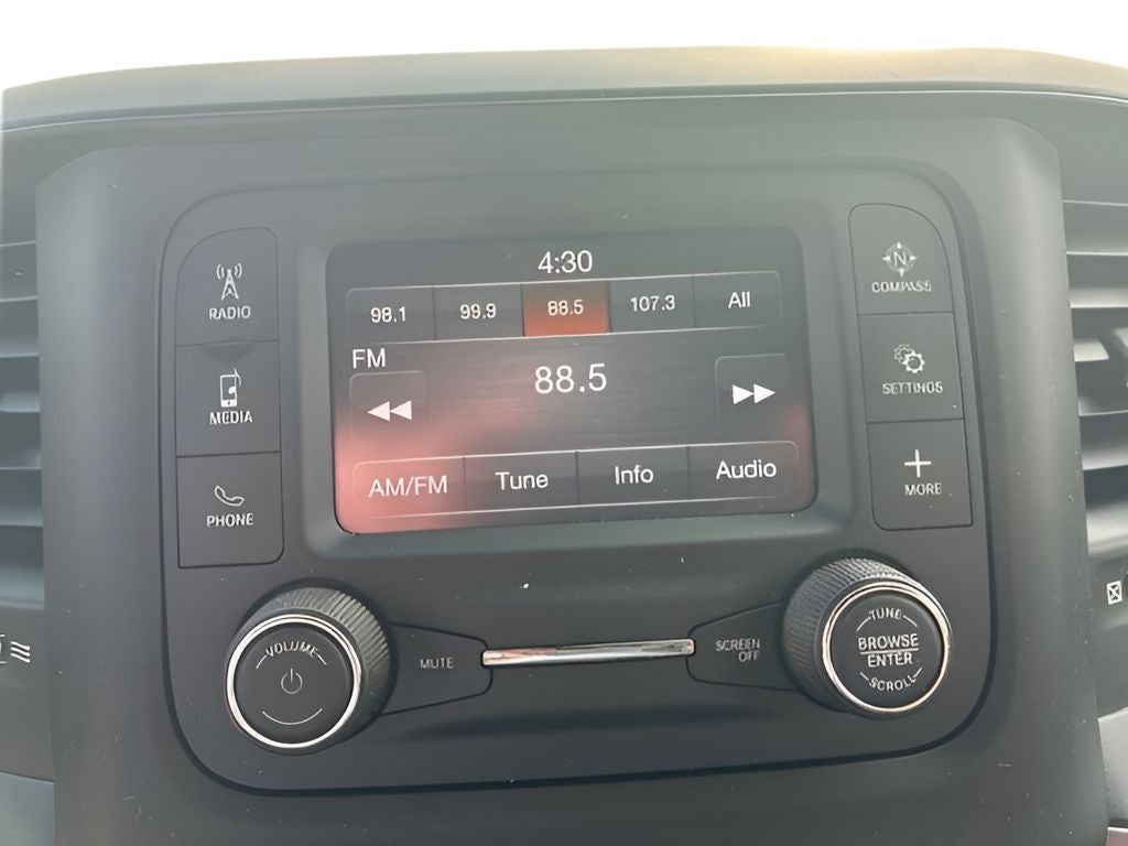 2022 RAM 2500 Tradesman Crew Cab 4x4 6'4' Box