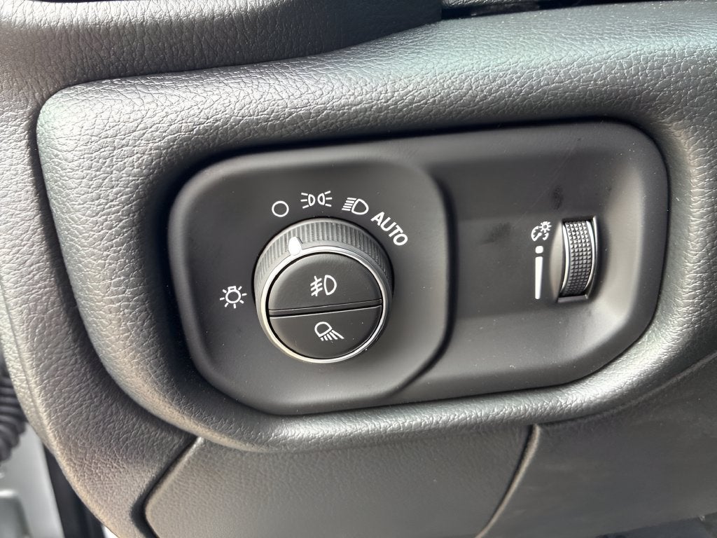 2027 RAM Ram 2500 RAM 2500 TRADESMAN CREW CAB 4X4 6'4' BOX