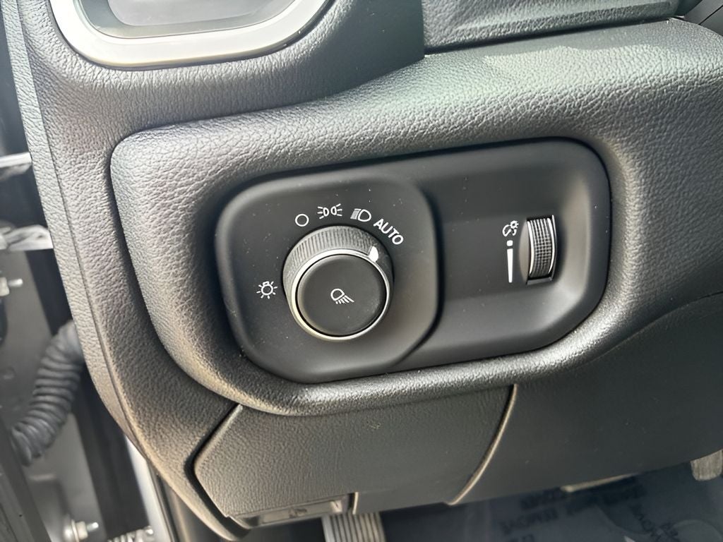 2022 RAM 2500 Big Horn Crew Cab 4x4 6'4' Box