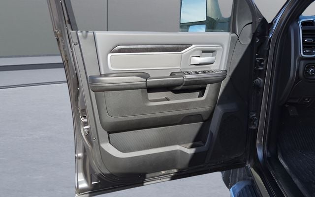 2023 RAM 2500 Big Horn Crew Cab 4x4 6'4' Box